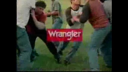 Реклама На Дънки Wrangler Със Brett Favre