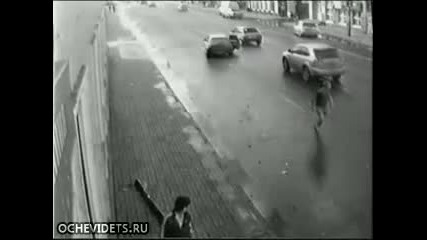 Бърза реакция на пешеходец 
