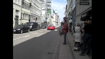 Toyota Supra случайно стряска бабичка на улицата ! Зверско !