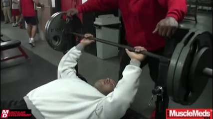 Road to the 2009 Mr. Olympia Kai Greene Trains Chest Part 1 of 2 