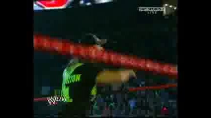 Dx returns to Raw
