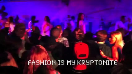 Зендая пее Fashion Is My Kryptonite на партито за 16-тия си рожден ден