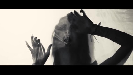 - сам - Splittract - Alone - Official Music Video - превод -