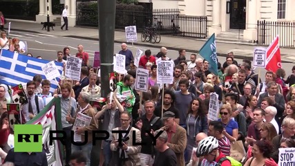 UK: Pro-Syriza protesters swamp German Embassy in London