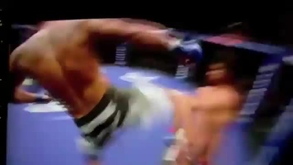 Anthony Pettis Kick On Ben Henderson. Amazing 