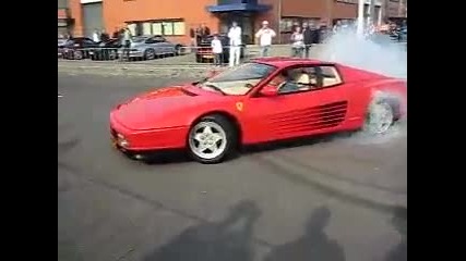 ferrari testarossa donutburnout @ cars and coffee Nl 