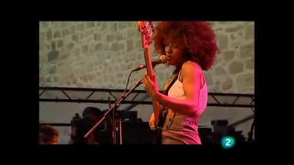 Esperanza Spalding - I Know You Know Smile Like That ( Live in San Sebastian july 23, 2009 )