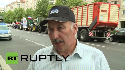 Germany: Milk farmers protest plummeting dairy prices in Berlin