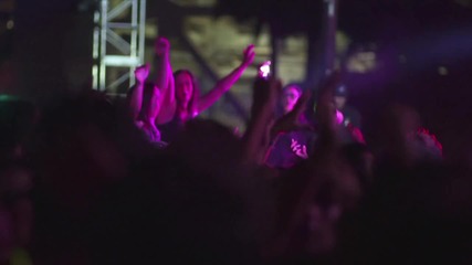 Re : Generation Track: Skrillex " Breakn' a Sweat "