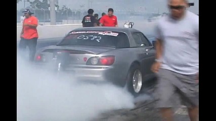 Honda S 2000 power of V8