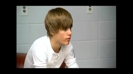 Част от филма на Justin - Loses His Voice in Never Say Never 