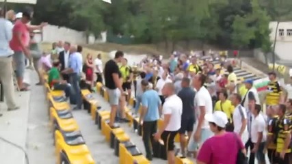 Вижте как бият Георги Марков на " Стадиона на мира "