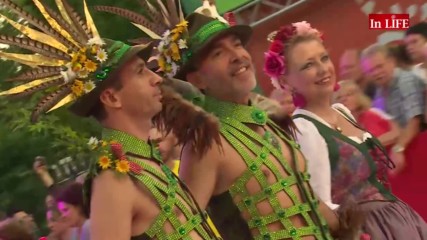 По червения килим на Life Ball 2018