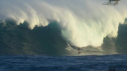 Epic surf session at Jaws - Red Bull Young Jaws 