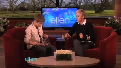 N E W Justin Bieber podariava na Ellen Degeneres kichur ot kosata si 