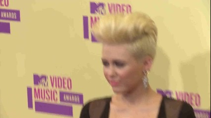 Майли Сайръс се е разделила с Лиъм?!