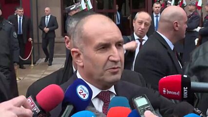 Радев след напускането на Президентството: Не могат да спрат вълната, много сме и сме заедно