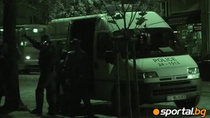 Екшън и арести пред стадиона след дербито