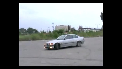 Bmw E36 - My first try to drift on asphalt 