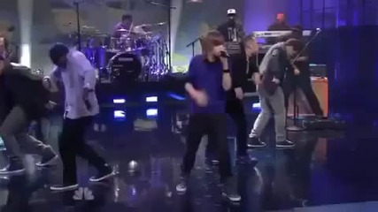 Justin Bieber - Baby на живо в шоуто на Jay Leno