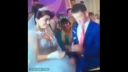 Нервен младоженец стана за смях пред булката