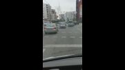 Шофьор на автобус в София минава на червено