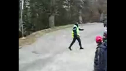 На милиметри от смъртта