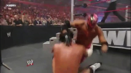 Spaceman Plancha - Rey Mysterio