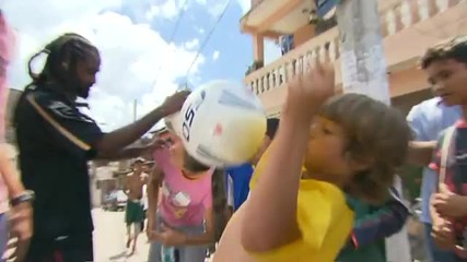 Freestyle Futbol in a Brazilian Shanty Town