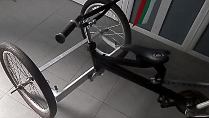 Easy self tilting by cornering cargo tandem trike without any hinges - patented construction