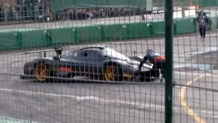 Pagani Zonda R stops while racing due to mechanical problems 