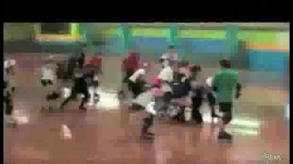 Мацки се пребиват-много смях