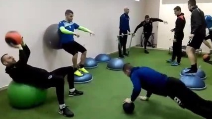 Гонзо вкара "моряците" в зала заради лошото време