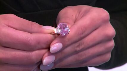 Розов диамант с рекорд за най-висока цена на карат