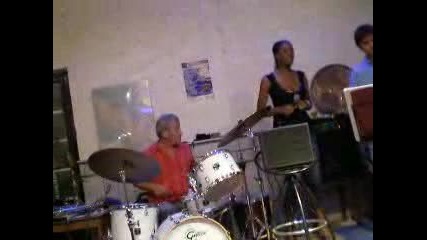 Tricia Evy - Besame Mucho