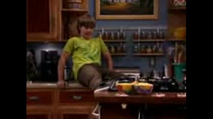 Hannah Montana - 01x09 - Grandma Dont Let Your Babies Grow Up To Be Favorites 