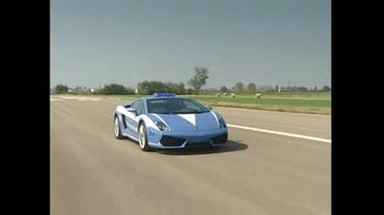 С тези полицаи шега не бива 