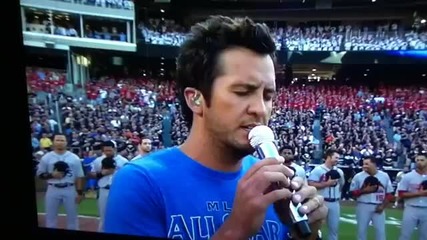Luke Bryan singing national anthem