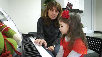 Школа по пиано в Детската градина Пиано-урок