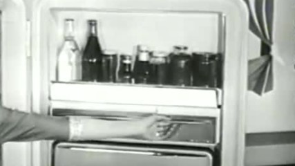 Ретро хладилник показва екстри ,липсващи дори в съвремените