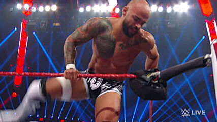 Ricochet vs. Cedric Alexander: Raw, Sept. 14, 2020