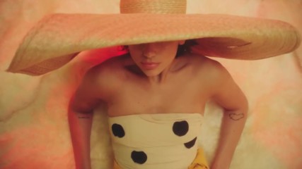 Calvin Harris, Dua Lipa - One Kiss ( Официално Видео )