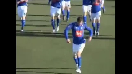 Смях ! Невероятно отпразнуване на гол !