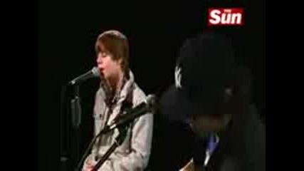 Justin_bieber_performs_you_got_i