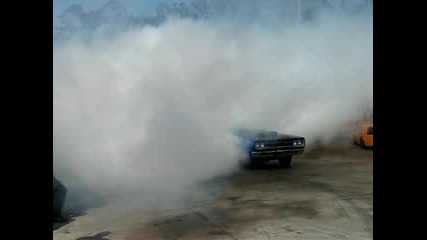 1969 Dodge Super Bee - Burnout 2