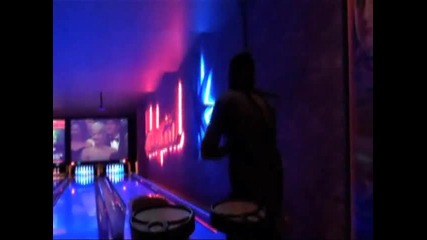 Lil Wayne - Последната нощ преди затвора (игра на боулинг) 