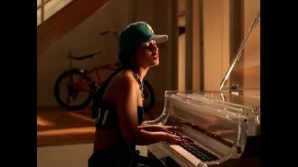 Alicia Keys - How come you don't call me