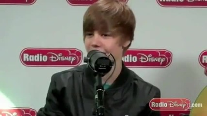 Justin Bieber sing a new song..
