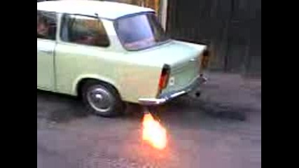 Brennender Trabi