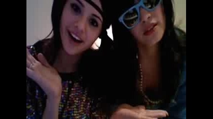 Selena Gomez And Demi Lovato - Funny